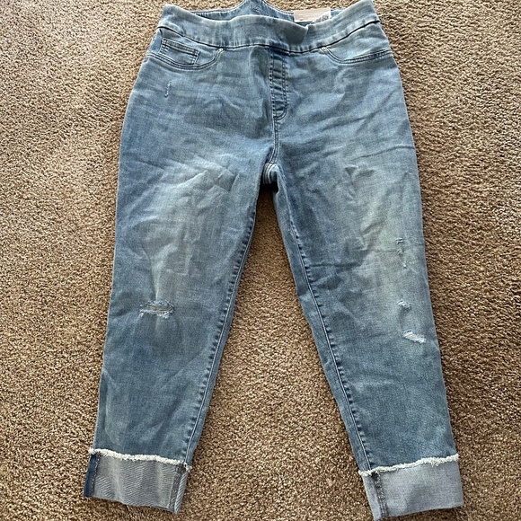 Chico’s cropped distressed jeans - Picture 1 of 2